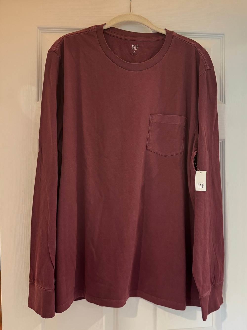 GAP Men's Long-Sleeve Pocket T-Shirt - Wine/Burgundy color Size XL